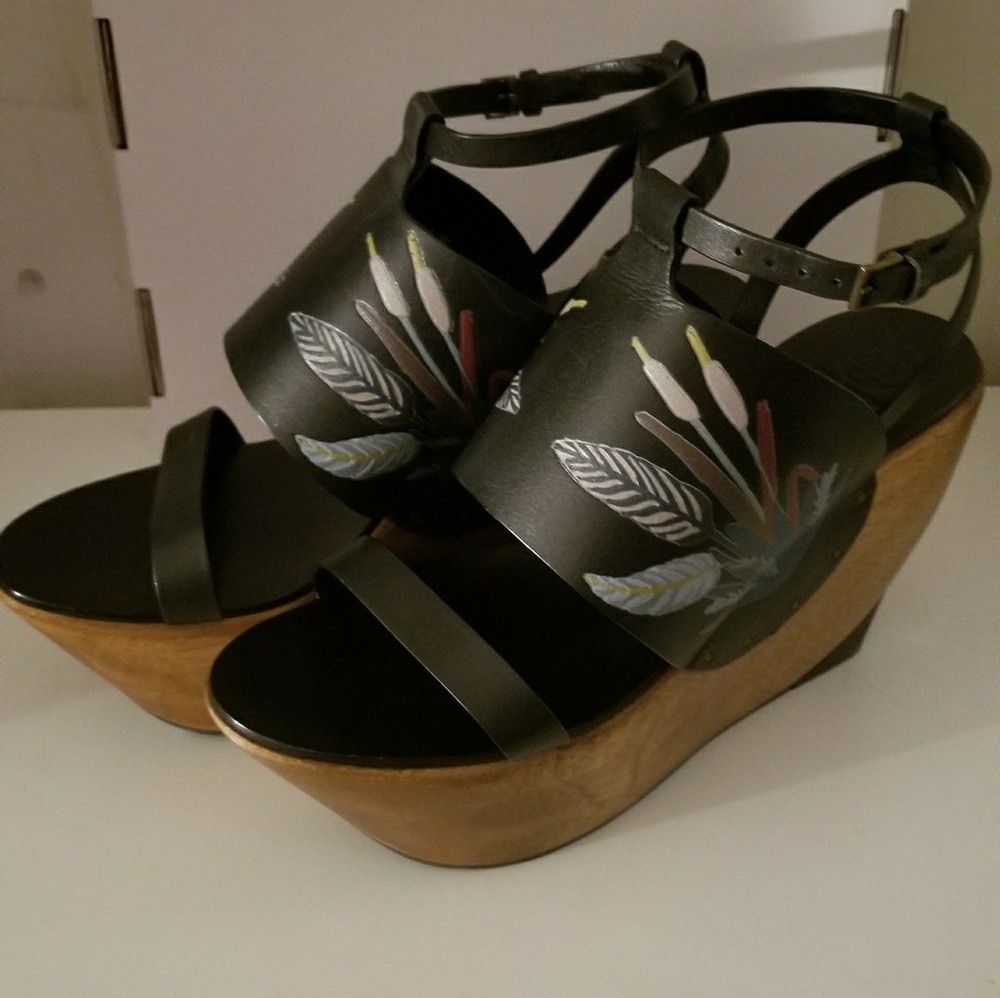 Tory Burch size 9 brand new never worn . - Picture 3 of 8